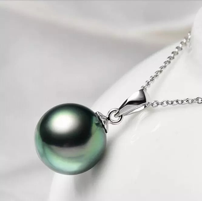 Cultured Peacock Tahitian Black Pearl Necklace
